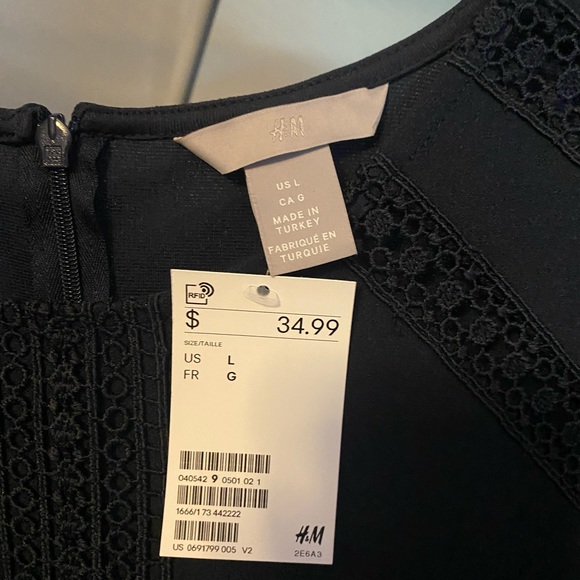 Dress - Picture 3 of 4